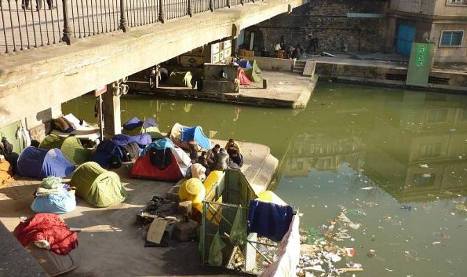 800px-afghan-refugees-living-on-the-canal-saint-martin-underneath-a-bridge-800x475-1