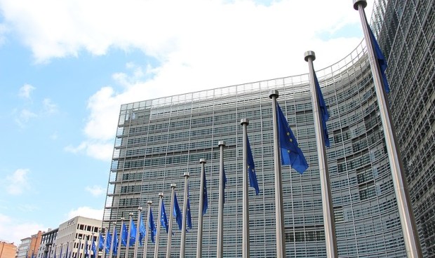 800px-bruxelles_-_commission_europeenne_berlaymont_23263673420-800x475-1