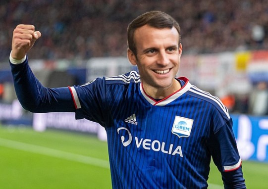 macron-foot