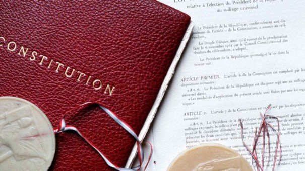 2048x1536-fit_constitution-francaise-1-845x475-1
