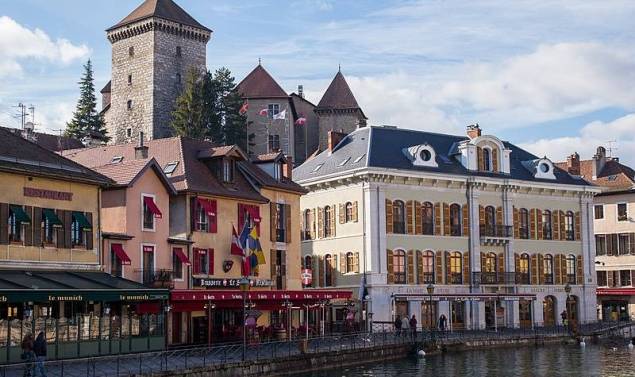 800px-annecy-france-37635411615-800x475-1