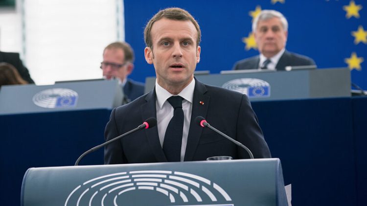 emmanuel-macron-une-comete-dans-la-galaxie-soros-800x450-1