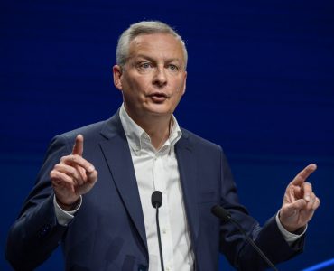 le-ministre-de-l-economie-s-exprimait-ce-mardi-sur-le-plateau-de-bfmtv-photo-sipa-isa-harsin-1681817631-370x300-1