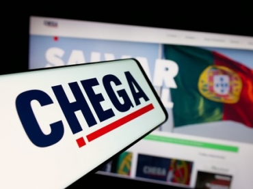 this-photo-illustration-smartphone-logo-portuguese-political-440nw-15426447p.jpg
