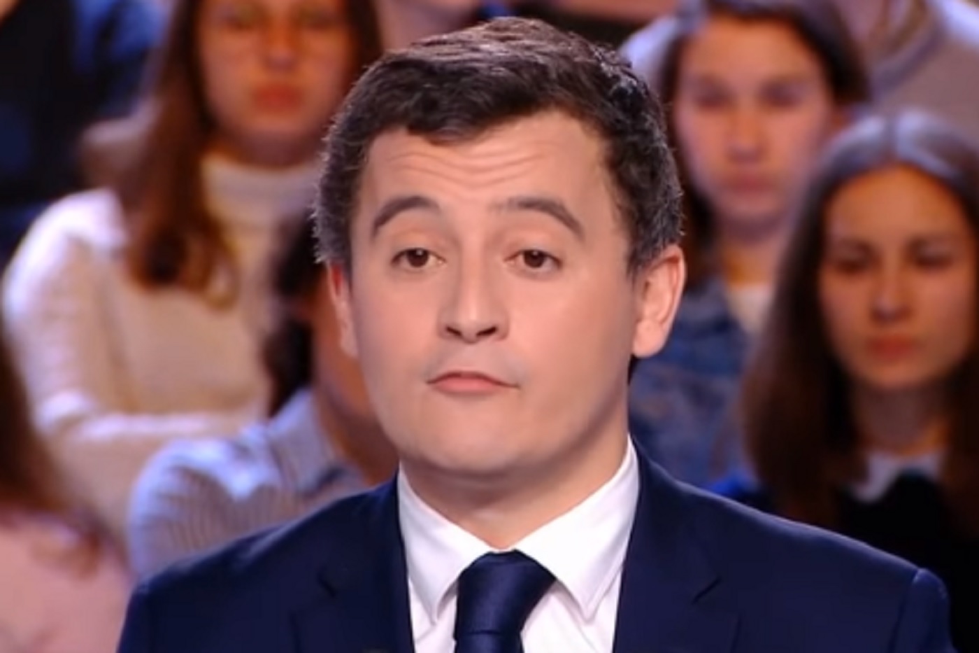 La servilité de l’État et des pouvoirs publics français à l’égard du régime d’Alger