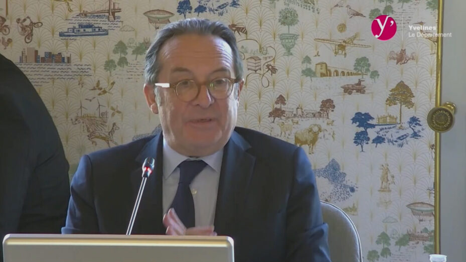 Pierre Bédier en séance du Conseil départemental des Yvelines consacrés aux MNA. Capture d'écran Youtube Pierre Bédier
