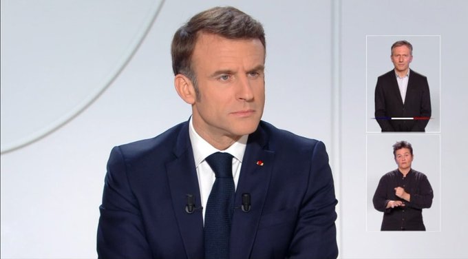 Un maire du Maine-et-Loire décroche le portrait d’Emmanuel Macron dans sa mairie