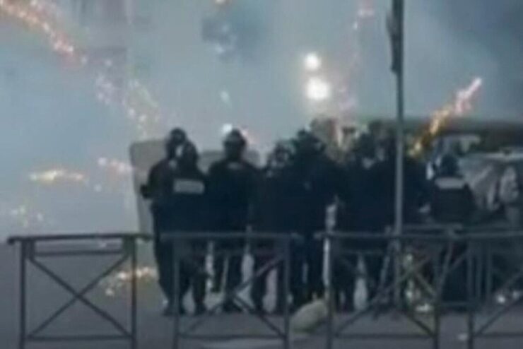 Policiers aux abords du lycée Saint-Exupéry à Marseille pendant le blocus le 12 octobre 2026