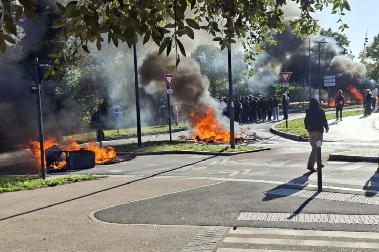 Lycéens mobilisés à Rennes, photo d'archive du 1er octobre 2026 publiée par France 3 Bretagne pour les blocages du 12 octobre